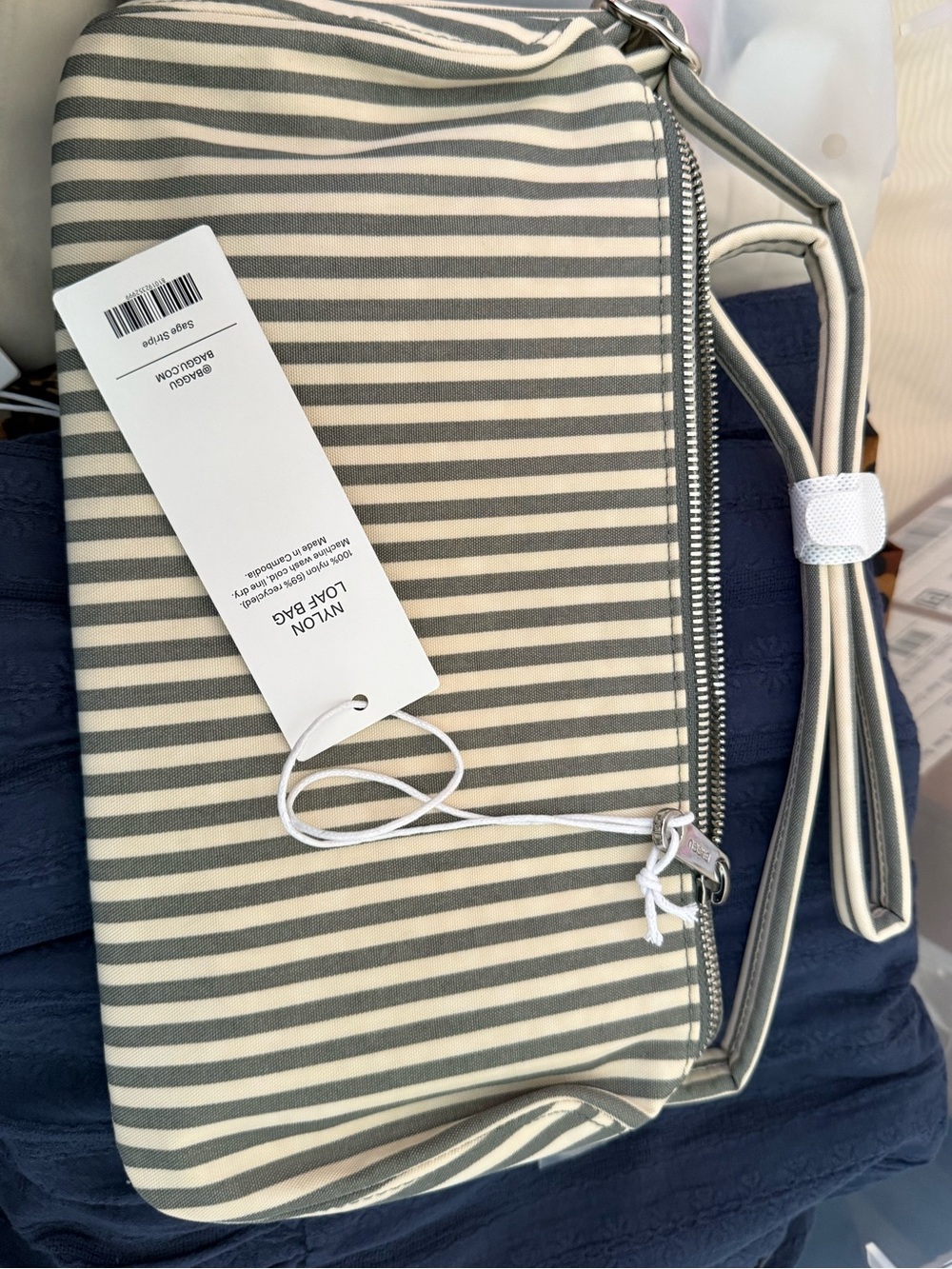 BAGGU Nylon Loaf Bag IN Sage Stripe NEW WITH TAGS NWT - Picture 3 of 3